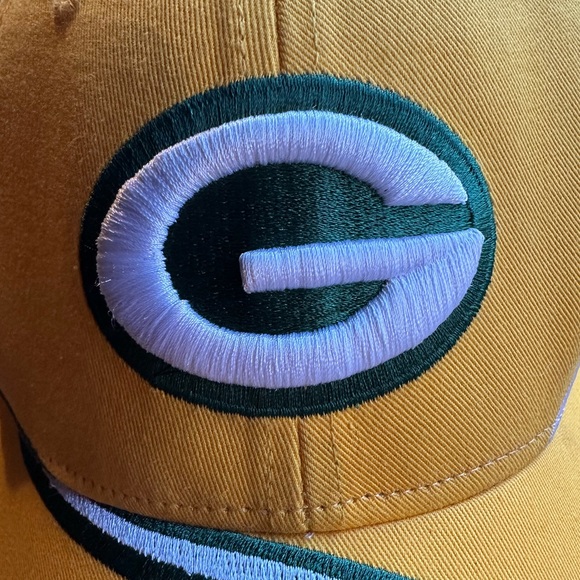 Reebok Green Bay Packers Swirl Wave Hat Adjustable - Picture 4 of 13